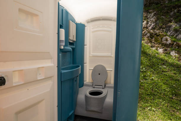 Portable Toilet Options We Offer in South Woodstock, CT